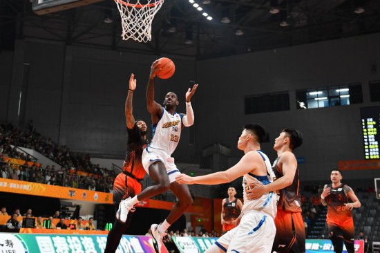 CBA俱乐部杯：长沙不敌深圳 广厦获三连胜
