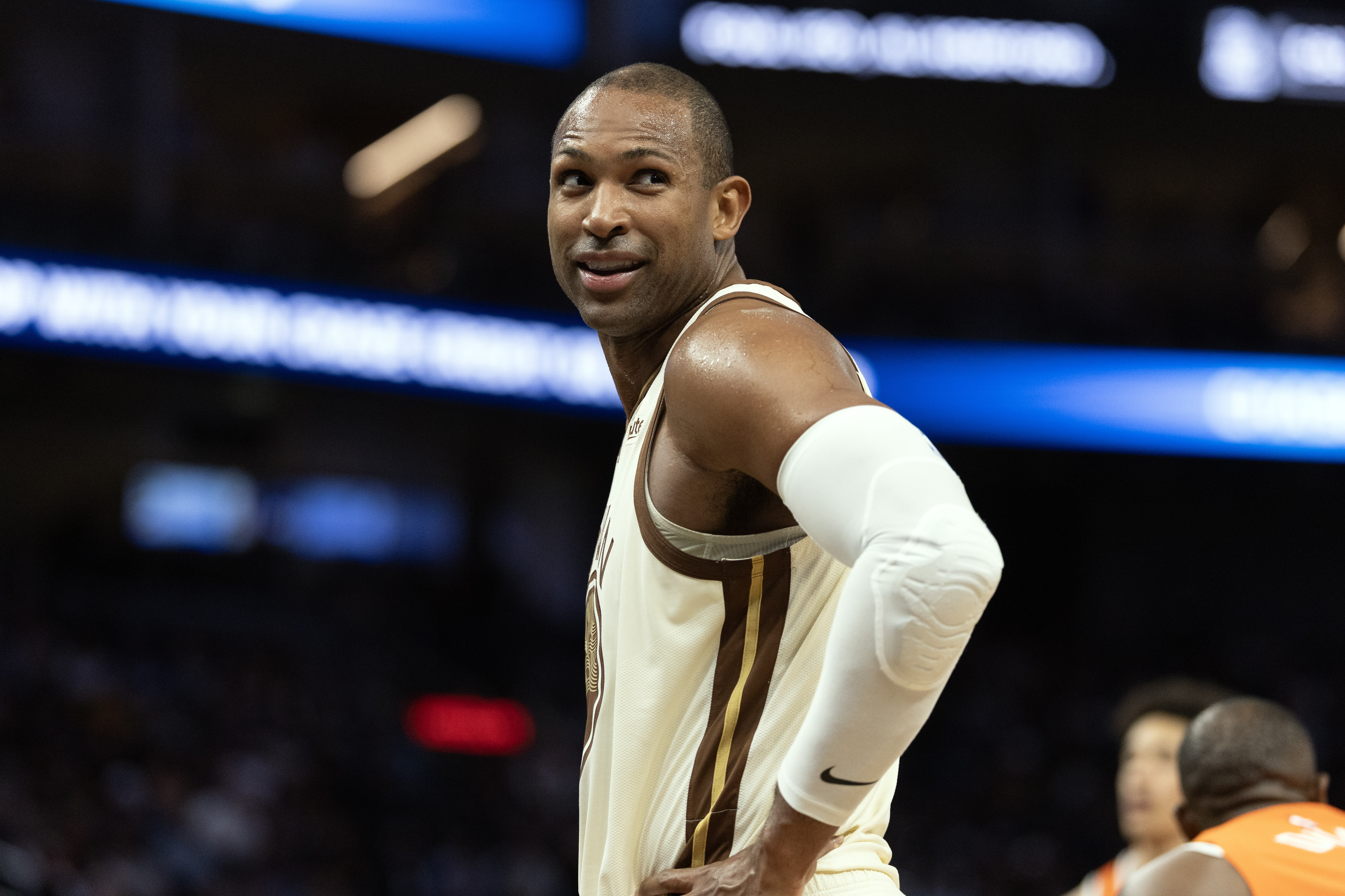 glow-kaiyun.com-追梦：我简直太享受和霍福德一起打球了 他能让每个人都变得更好