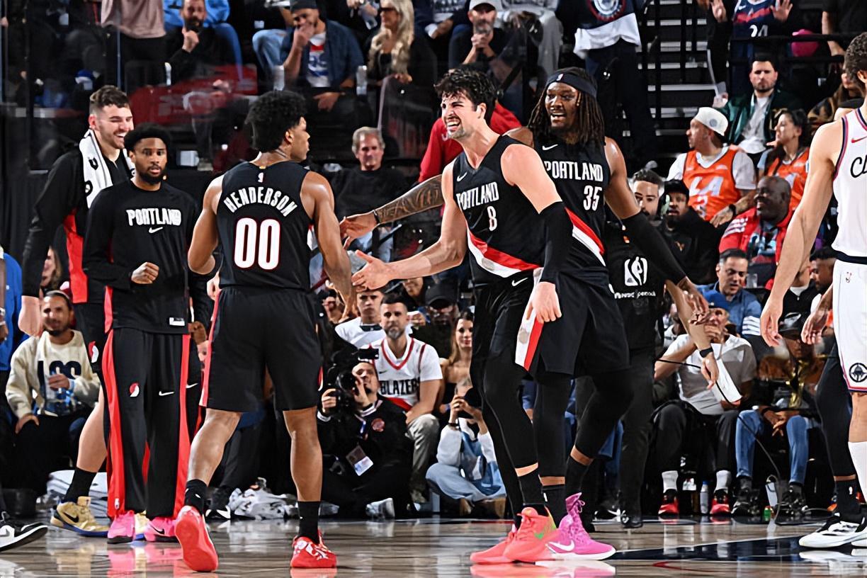 开云网站-冲垮了快船的防线！开拓者锋线球星在赛季尾段终于又开始回暖了？